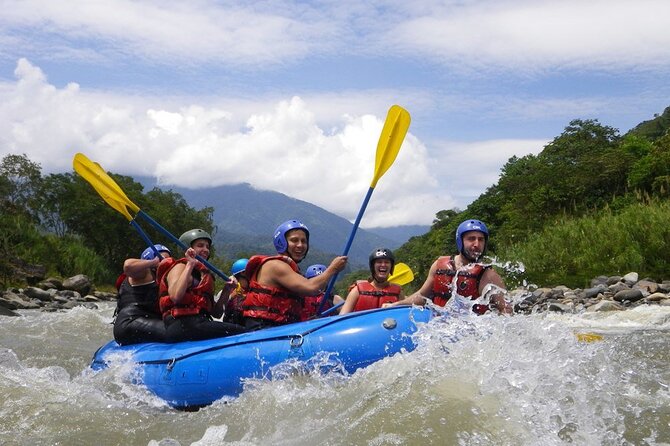 2 in 1 Tour in Antalya Rafting and Buggy Safari Tour with Lunch - Getting ready for the white-water rafting