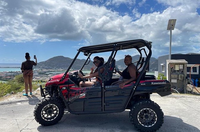 4 Hour Guided UTV Side By Side Tour - Feeding iguanas and the smaller island moments