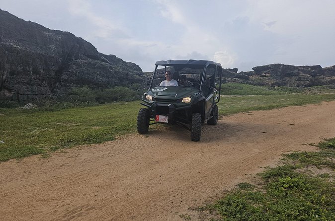 4-seater UTV Island 4hr Tour in Aruba, morning or afternoon - The Cave Pool Stop