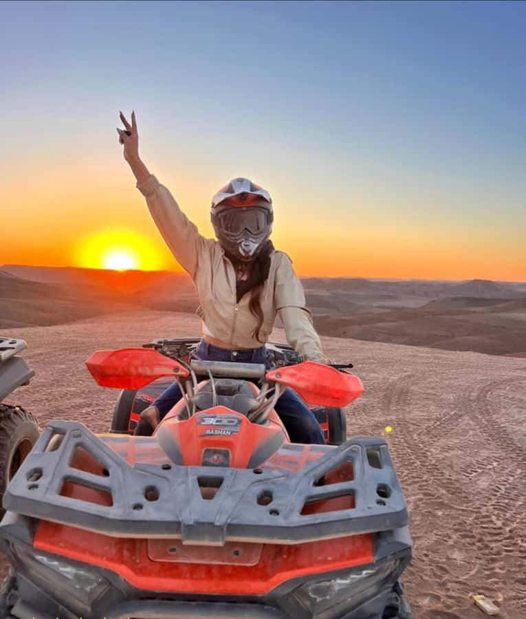 Agafay tour Quade Bike, Sunset and Romantic Dinner Show - Who should book this evening?