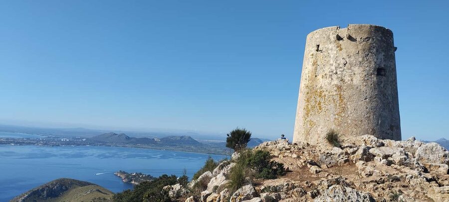 Alcudia: Quad Sightseeing Tour with Viewpoint and Beach - Alcudia’s old wall and Es Barcares