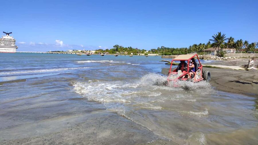 Amber Cove & Taino Bay: Buggy Tour with Swimming & Tasting - The cigar factory and Dominican tastings