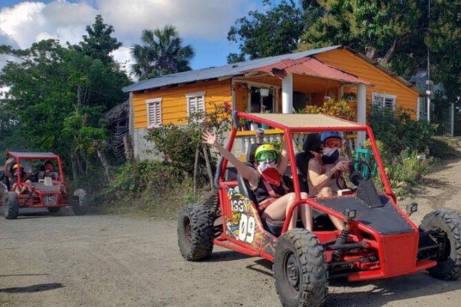 AMBER COVE TAINO BAY Super Buggy Tour - The cigar factory stop and Dominican flavors