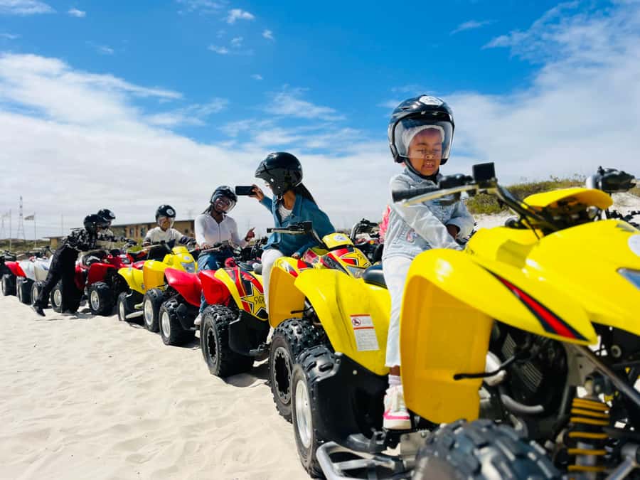 ATV Atlantis dunes: PHOTOSHOOT & VIDEOS - The safety briefing before the engines start