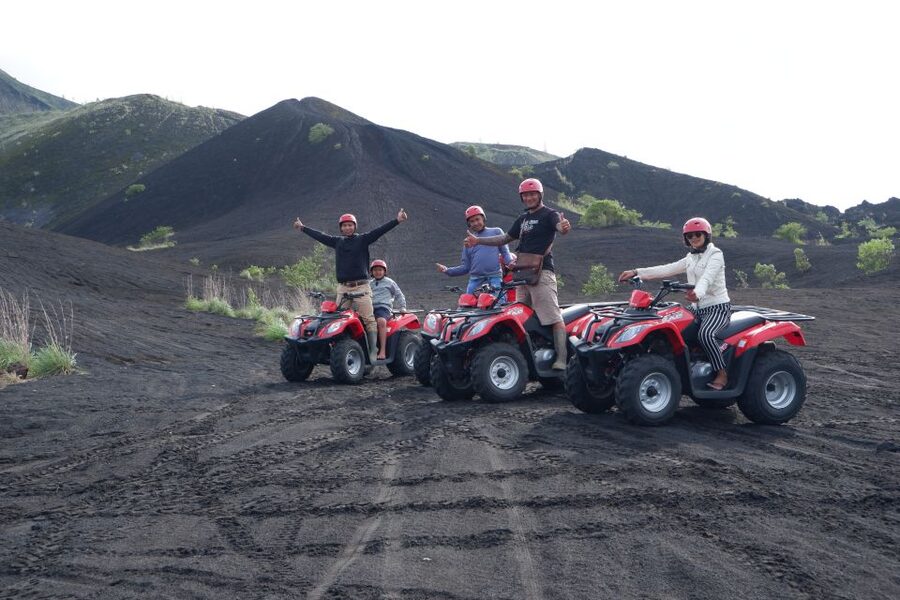 Bali: Mount Batur Quad Bike Tour and Natural Hot Springs - Lunch above the jungle