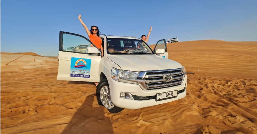 Dubai: Red Dunes Morning Desert Quad, Buggy or 4x4 Ride - Dune bashing in a professional 4x4