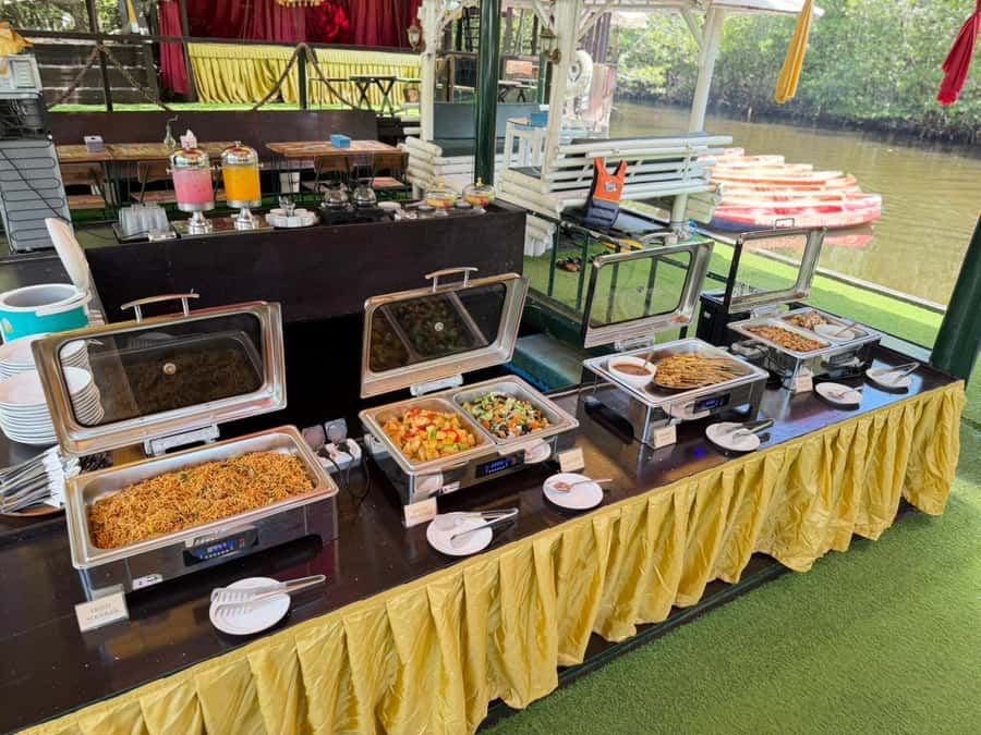 From Bali: Lembongan & Mangrove Buggy Tour with Buffet Lunch - The mangrove paddle is the quiet counterpoint