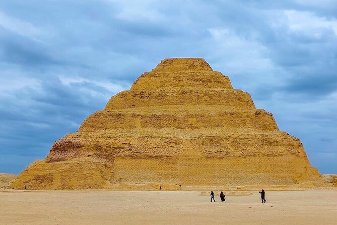 Giza Pyramids,Sphinx,Camel Ride,ATV Bike,Shopping,Dinner cruiseII - What this Giza and Nile combination really offers
