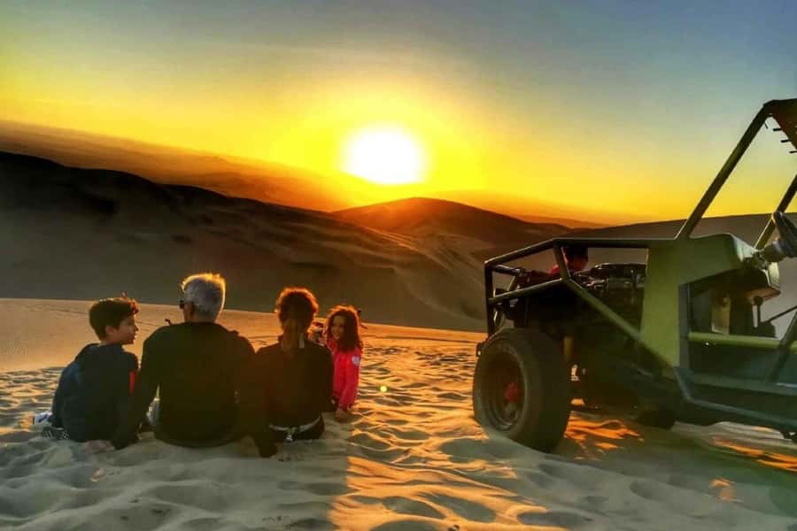 Huacachina: Buggy en las Dunas al Atardecer y Sandboarding - Key points to know before booking
