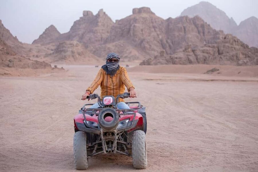 Hurghada: Jeep and ATV Quad with Dinner & Desert Fire Show - A seven-hour desert outing from Hurghada
