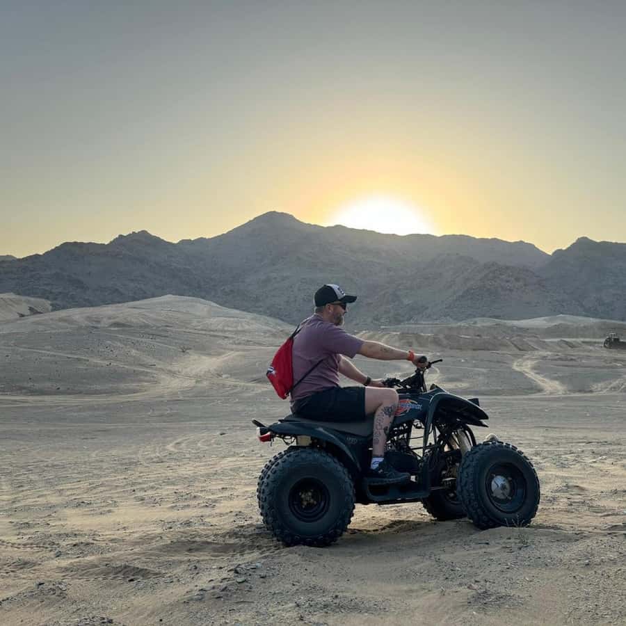Jeddah Desert Safari: Quad Biking, Camel Farm & Sunset Views - Why sunrise or sunset changes the experience
