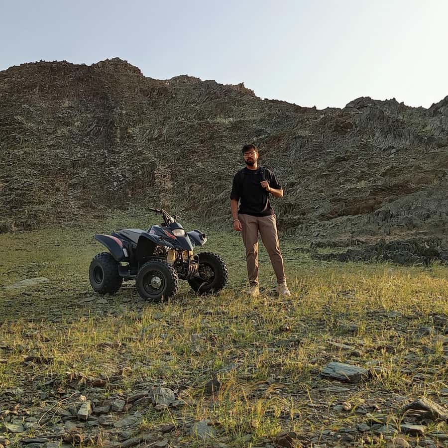 Jeddah Desert Safari: Quad Biking, Camel Farm & Sunset Views - Tea, photographs, and the trip back