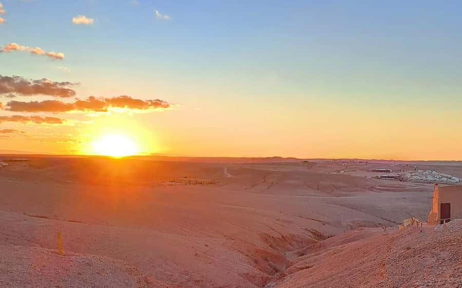 Marrakech: Agafay Desert Quad Bike Tour with Moroccan Tea - Group size and guide quality