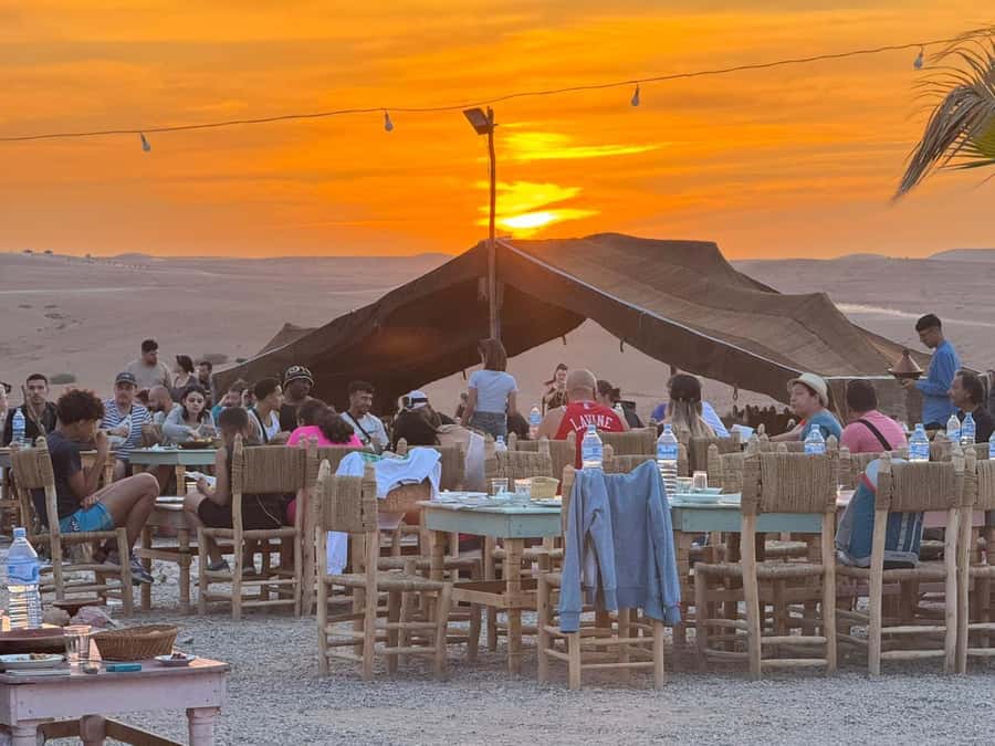 Marrakech: Agafay Desert Quad Biking Tour with Dinner-Show - How to prepare for a comfortable evening