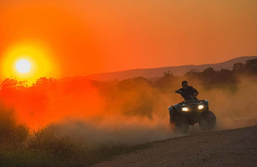 Marrakech: Agafay Desert Tour Quad bike & Dinner fire show - Agafay gives you a desert evening in half a day