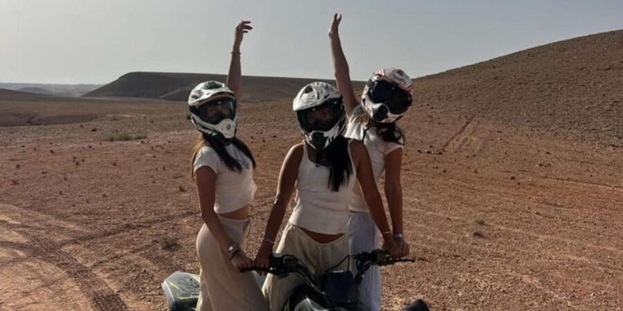Marrakech: Agafay Desert Tour Quad bike & Dinner fire show - Sunset and photos are the quiet high point