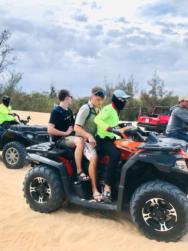 Mui Ne: Sunrise or Sunset Jeep Tour & Quad Bike With Driver - Fairy Stream: a barefoot walk with limits